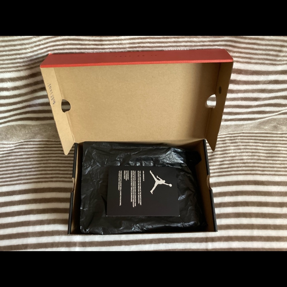 Nike Air Jordan 11 Retro Bred Size 8